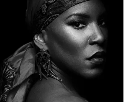 Liv Warfield